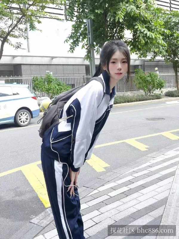 七七